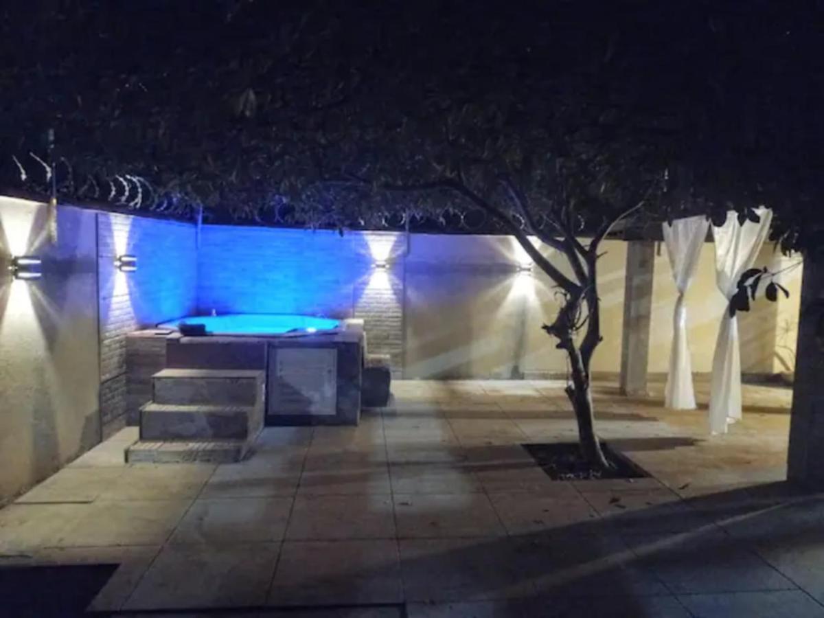 Casa Com Spa De Hidro, Aquecedor E Cromoterapia A 1,0 Km Do Centro Chapada dos Guimarães Buitenkant foto